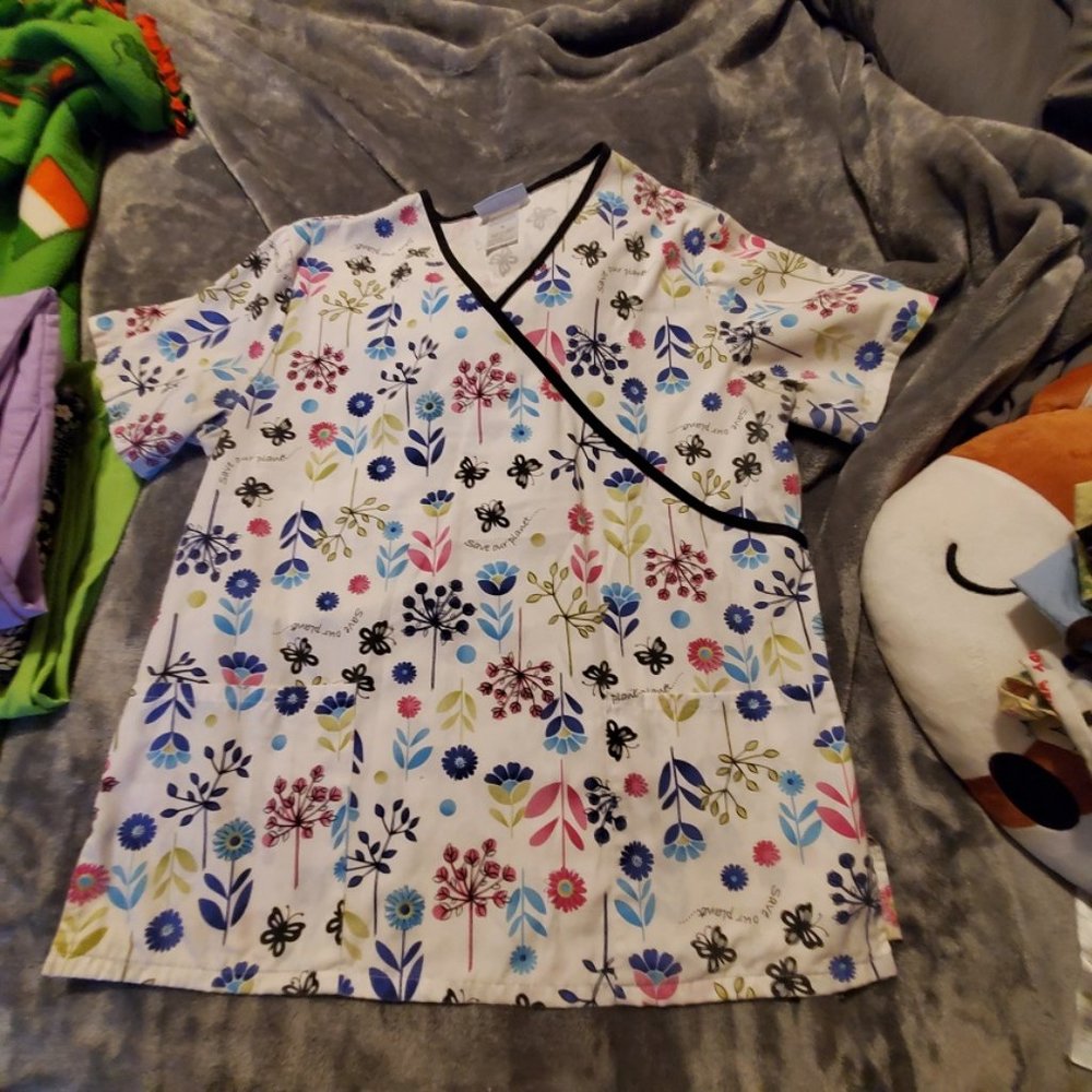 Scrub top